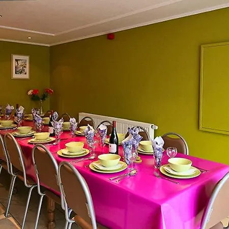 Family Retreat In A Setting In * Waimes