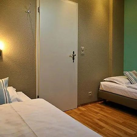 Holiday home Family Retreat In A Setting In *