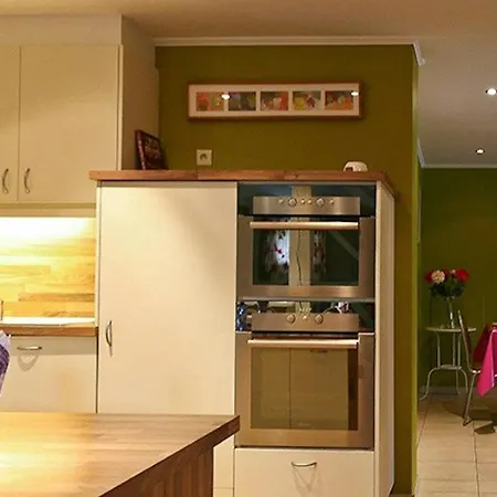 Family Retreat In A Setting In *