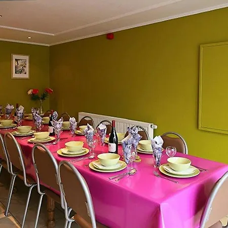 Family Retreat In A Setting In Holiday home *