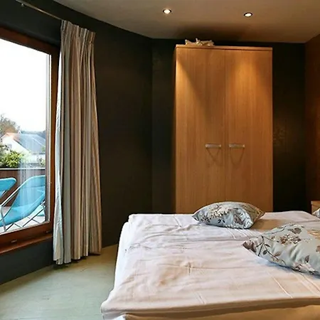 Family Retreat In A Setting In Waimes