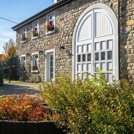 Family Retreat In A Setting In Holiday home Waimes