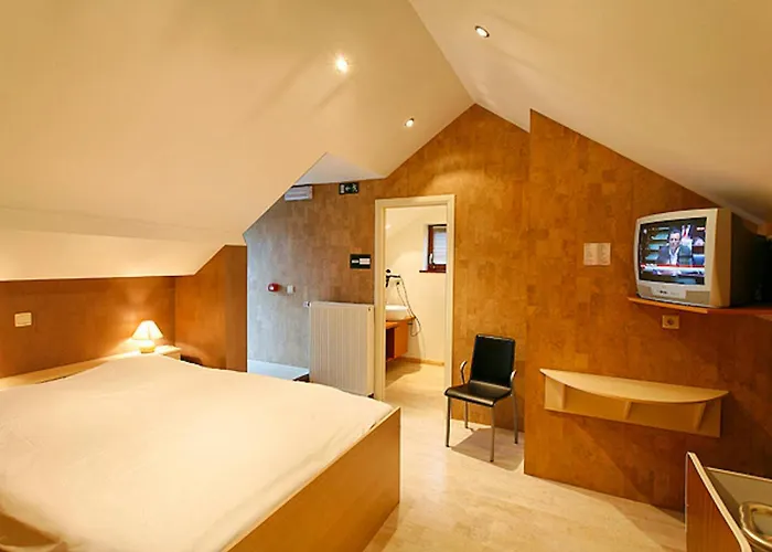 Family Retreat In A Setting In Holiday home Waimes