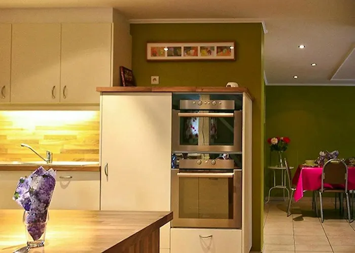 Family Retreat In A Setting In Holiday home